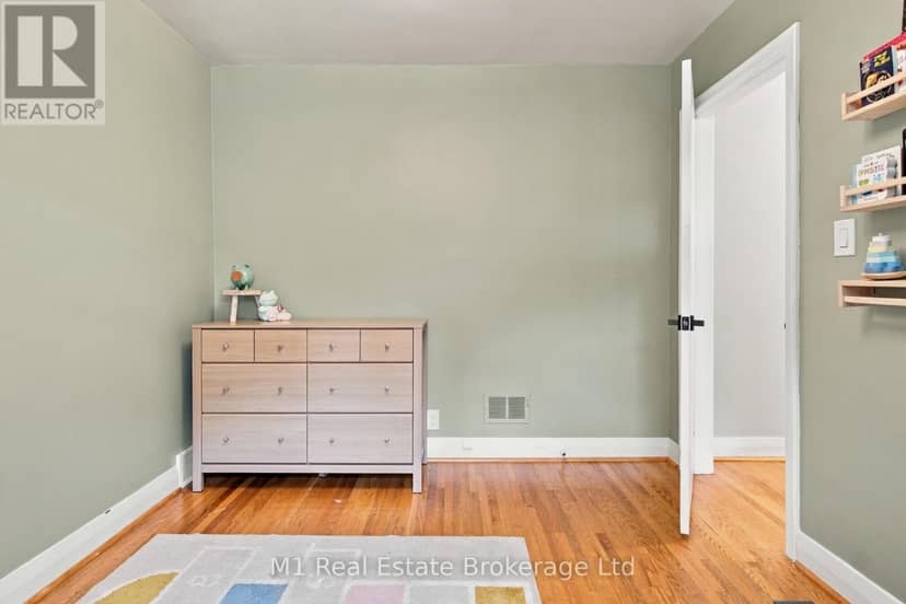 327 Metcalfe Street — photo 22 of 40