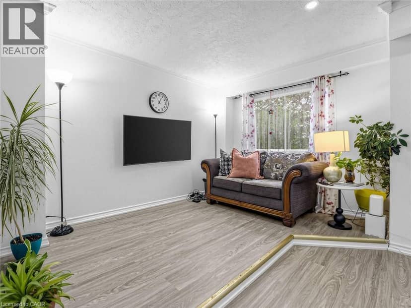 1180 MISSISSAUGA VALLEY Boulevard Unit# 4 — photo 6 of 28