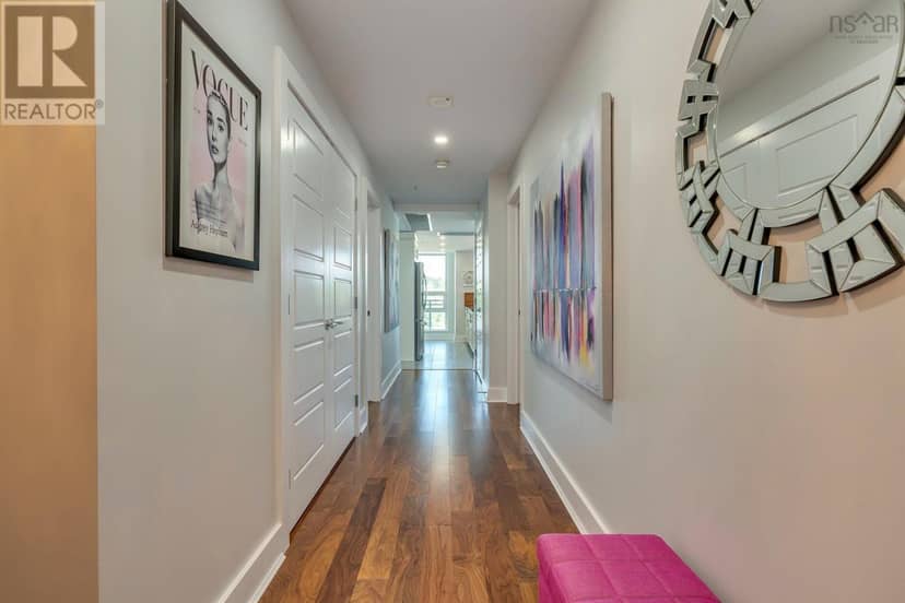 502 31 Kings Wharf Place — photo 36 of 40
