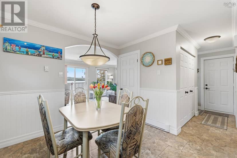 450 Lakeside Drive — photo 10 of 40