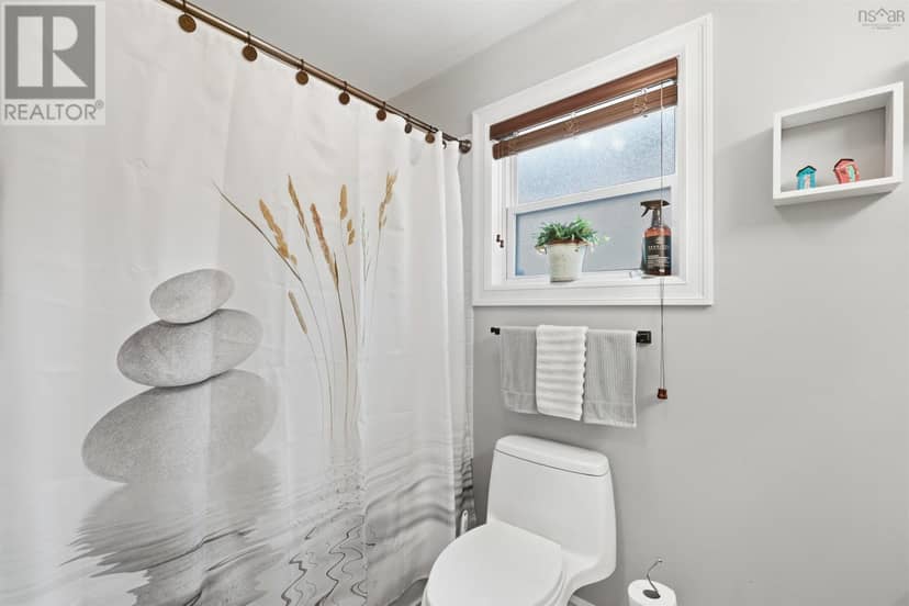 450 Lakeside Drive — photo 11 of 40
