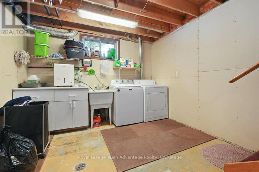 12 Taylor Crescent — photo 36 of 40