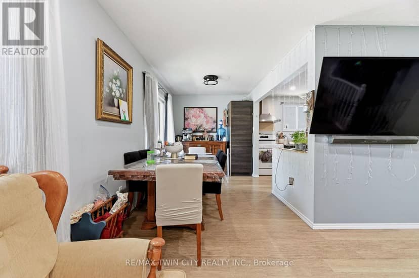 82 Beaver Crescent — photo 8 of 33