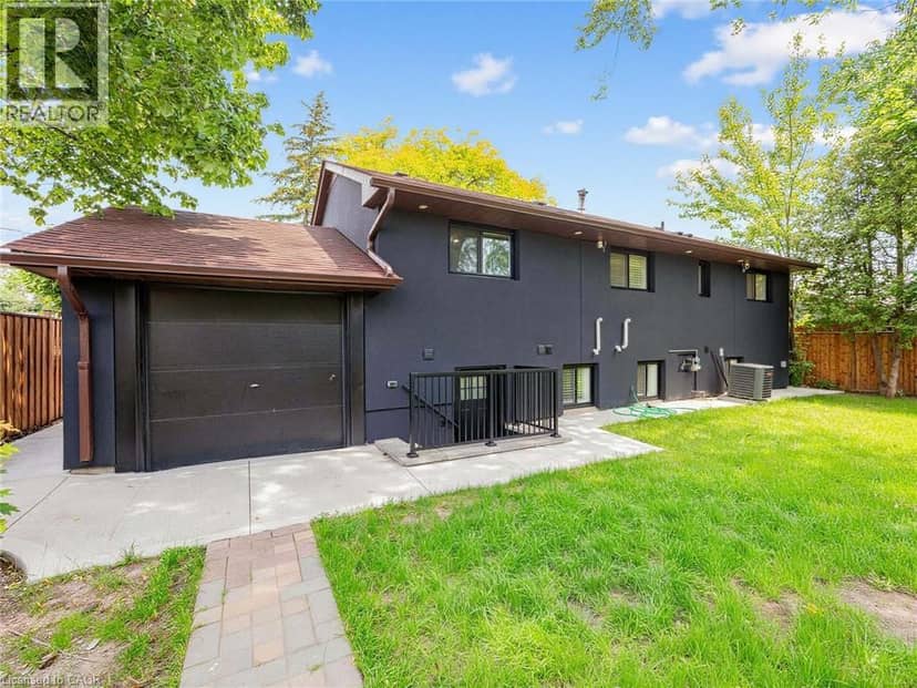 13 SWANHURST Boulevard — photo 24 of 28