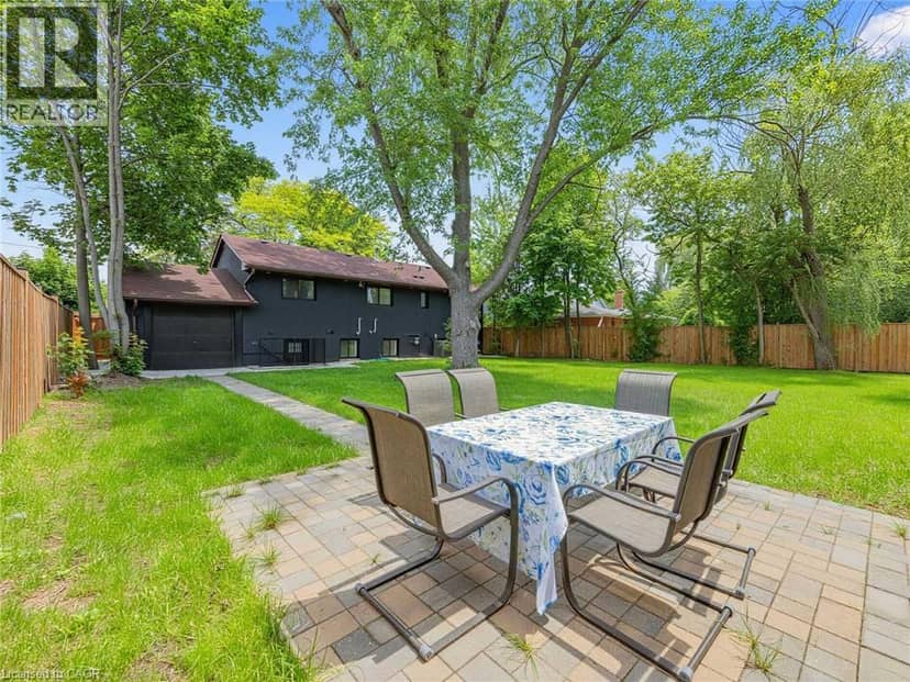 13 SWANHURST Boulevard — photo 26 of 28