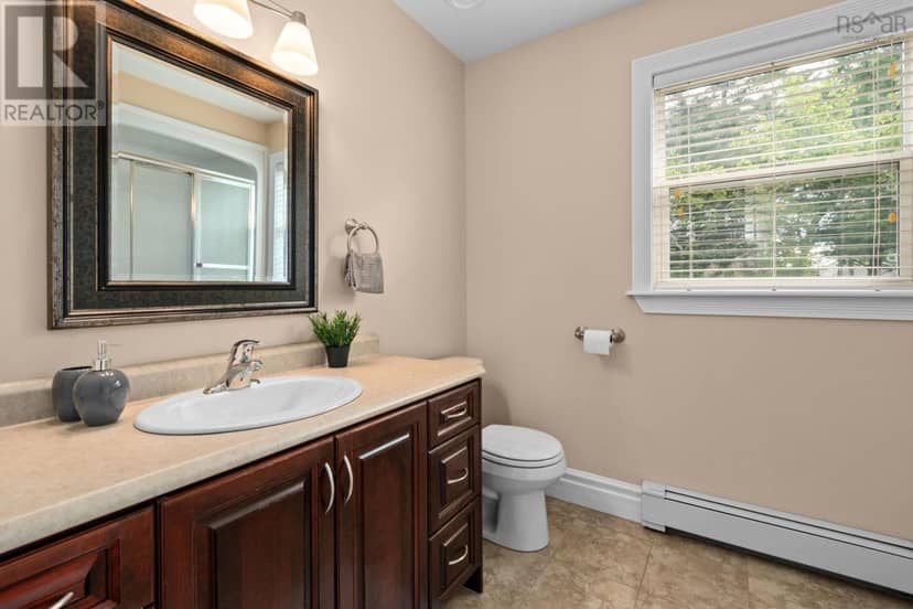 382 Southgate Drive — photo 26 of 40