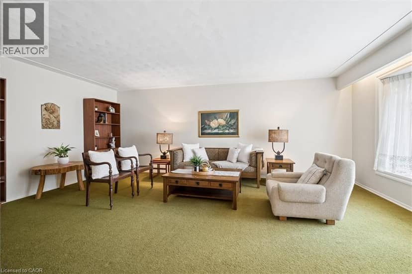 142 CARSON Drive — photo 10 of 35