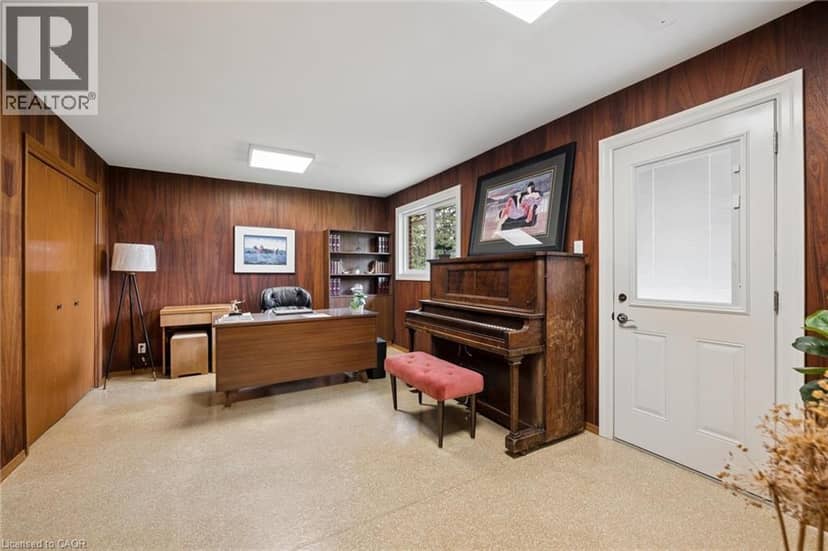 142 CARSON Drive — photo 18 of 35