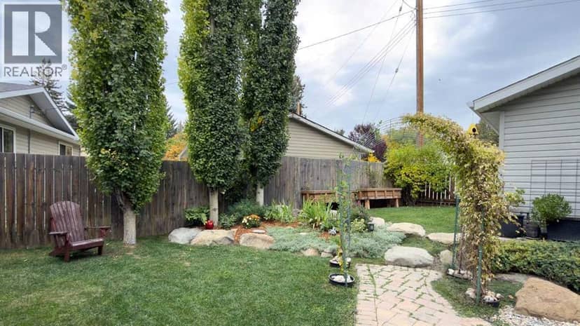 7048 61 Avenue NW — photo 30 of 30