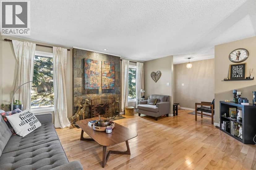 7048 61 Avenue NW, Calgary, photo 3
