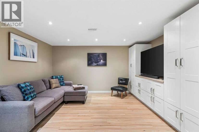 7048 61 Avenue NW — photo 19 of 30