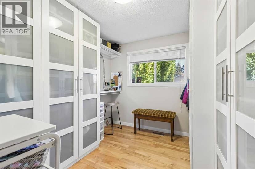 7048 61 Avenue NW — photo 14 of 30
