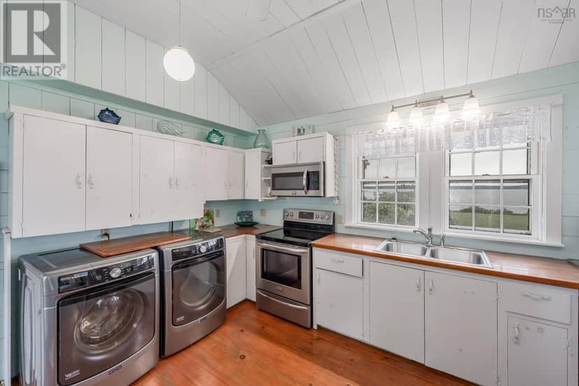 7227 Highway 101 — photo 12 of 40