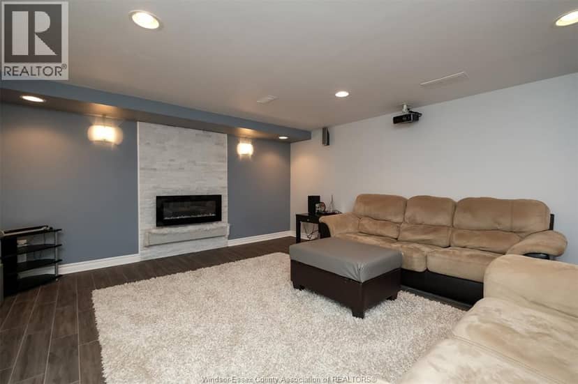 369 Pinehurst Drive — photo 36 of 40