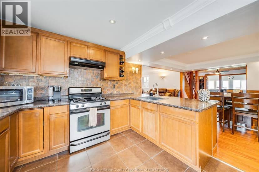 1328 Shoreline Avenue — photo 13 of 40