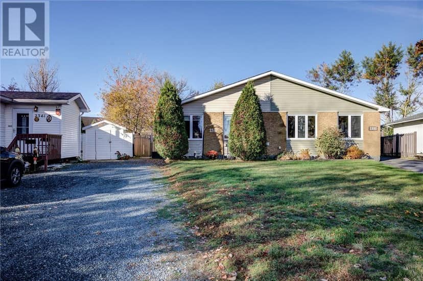2337 Grenoble Street, Sudbury, photo 2