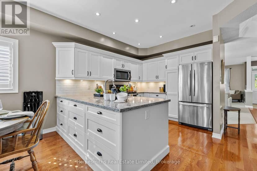 461 King Avenue E — photo 10 of 40
