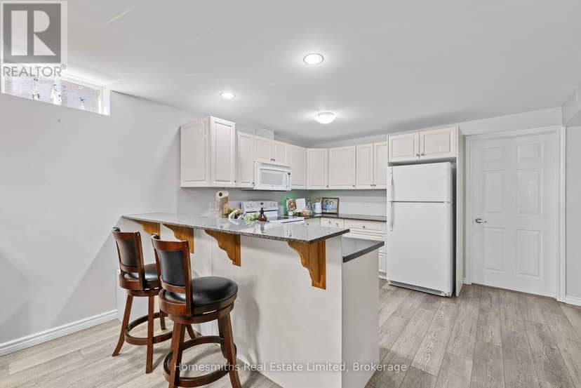 461 King Avenue E — photo 22 of 40