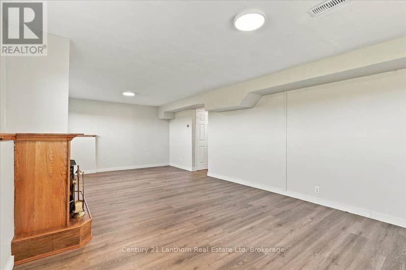 1286 Crookston Road — photo 32 of 40