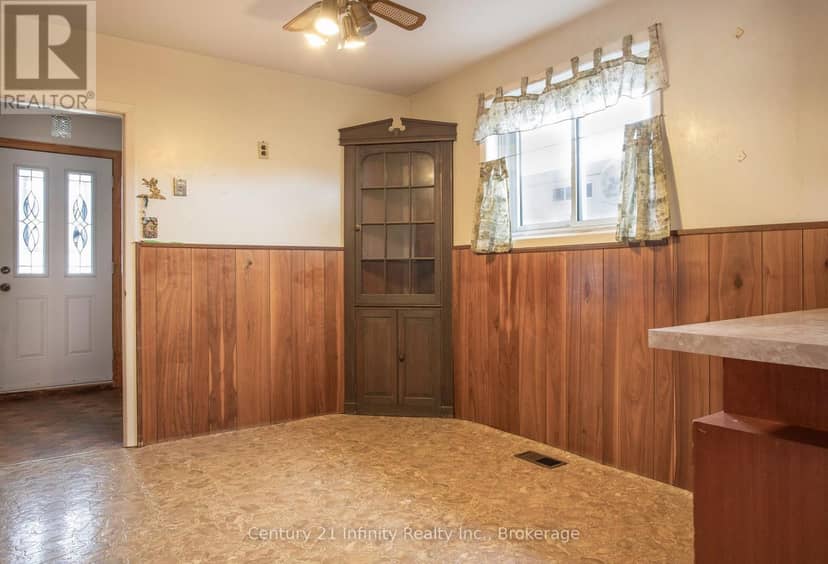 879 Antonio Street — photo 11 of 35