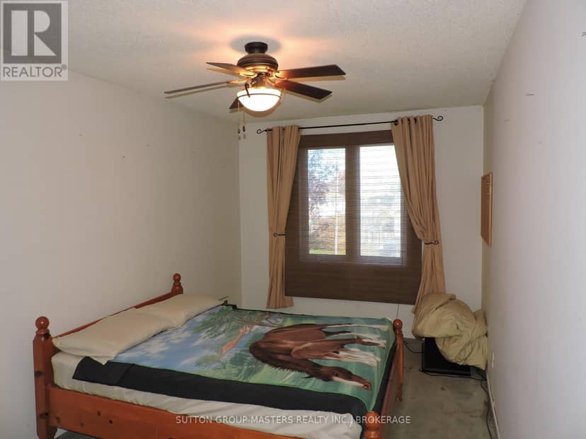 107 Davey Crescent S — photo 14 of 20