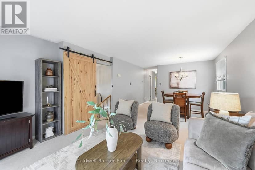 854 Abbey Lane, Peterborough, photo 5