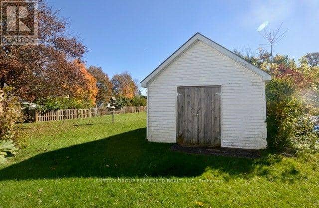 264 Mary Street — photo 9 of 11