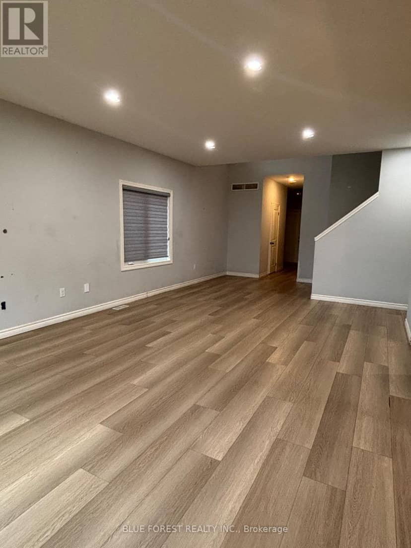 92 Middleton Avenue, London South, photo 4