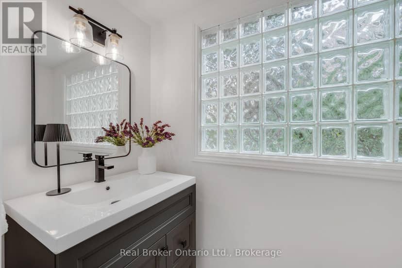 3270 Shelburne Place — photo 14 of 40