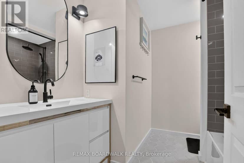 994 Rocky Harbour Crescent — photo 35 of 40