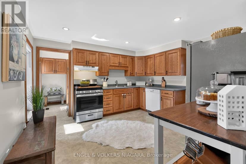 13 Frederick Avenue — photo 13 of 40