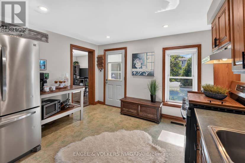 13 Frederick Avenue — photo 16 of 40