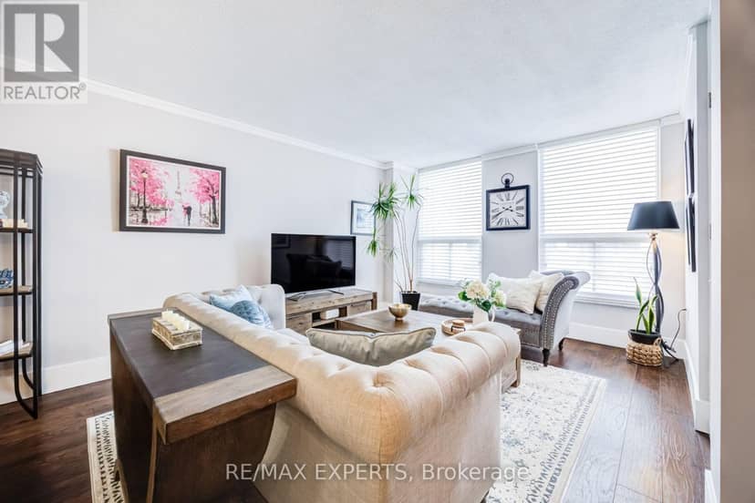 1104 - 130 Neptune Drive — photo 14 of 37