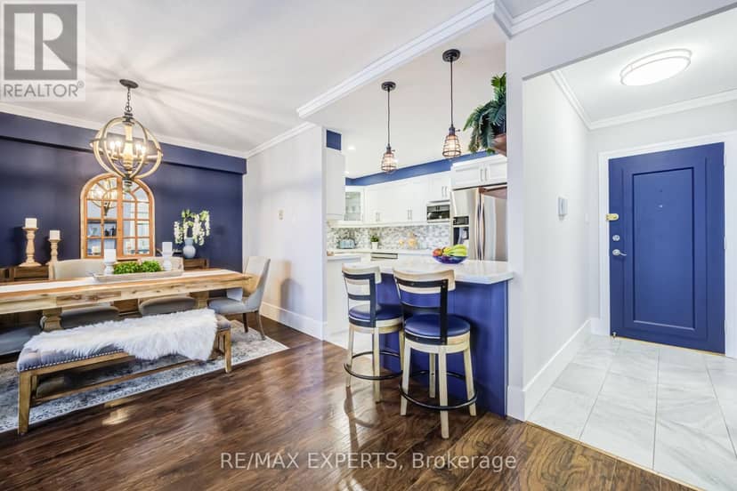 1104 - 130 Neptune Drive, Toronto, photo 2