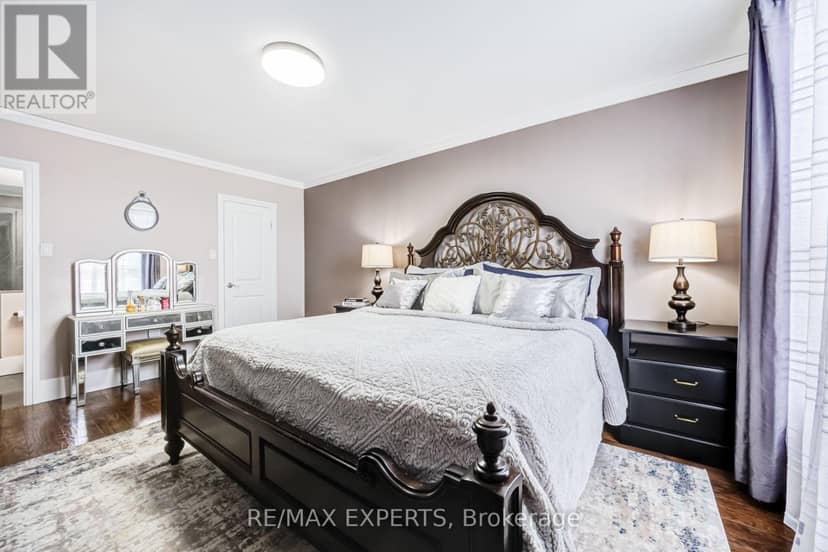 1104 - 130 Neptune Drive — photo 20 of 37