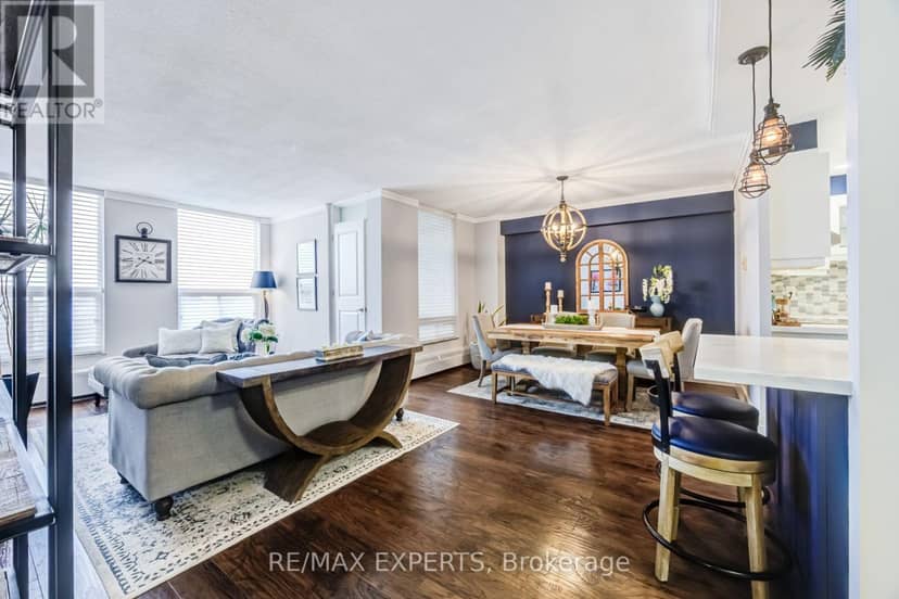 1104 - 130 Neptune Drive, Toronto, photo 3