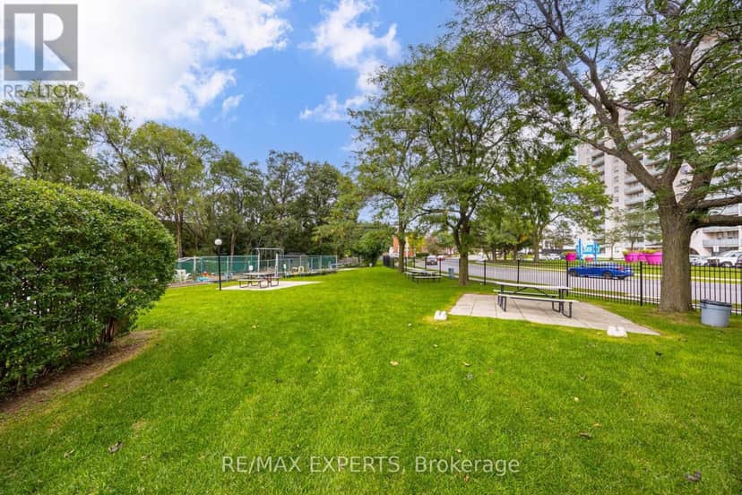 1104 - 130 Neptune Drive — photo 35 of 37