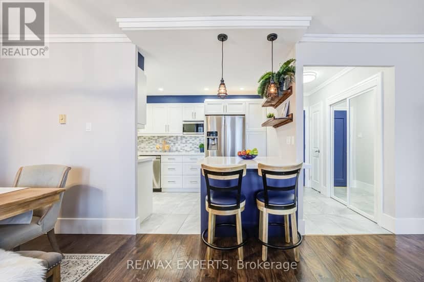 1104 - 130 Neptune Drive, Toronto, photo 4