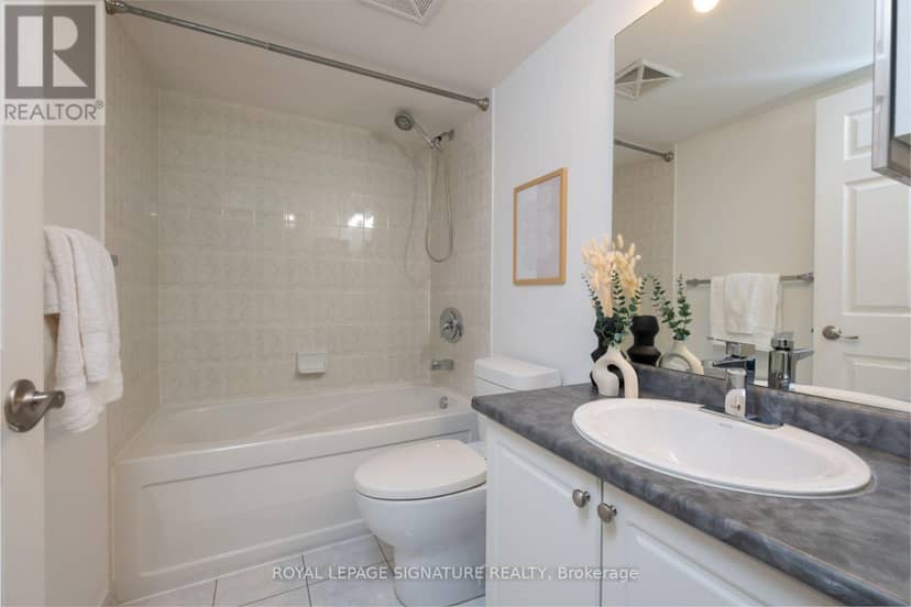 PH03 - 30 Grand Trunk Crescent — photo 20 of 31
