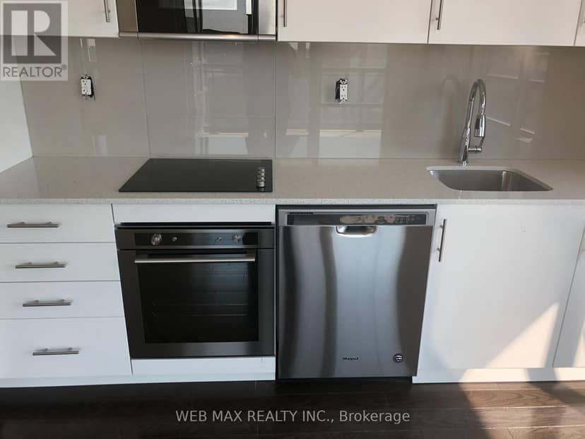1528 - 460 Adelaide Street E — photo 10 of 11