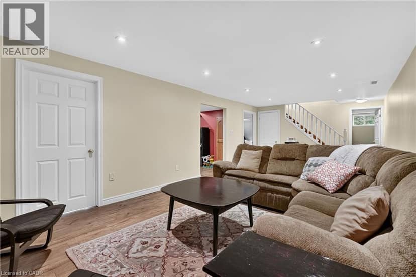952 ROBINSON Road — photo 30 of 40
