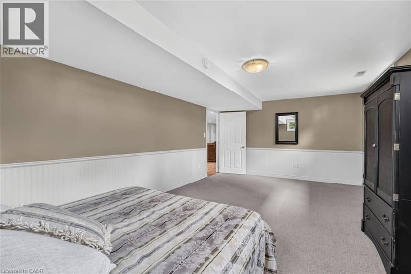 952 ROBINSON Road — photo 33 of 40