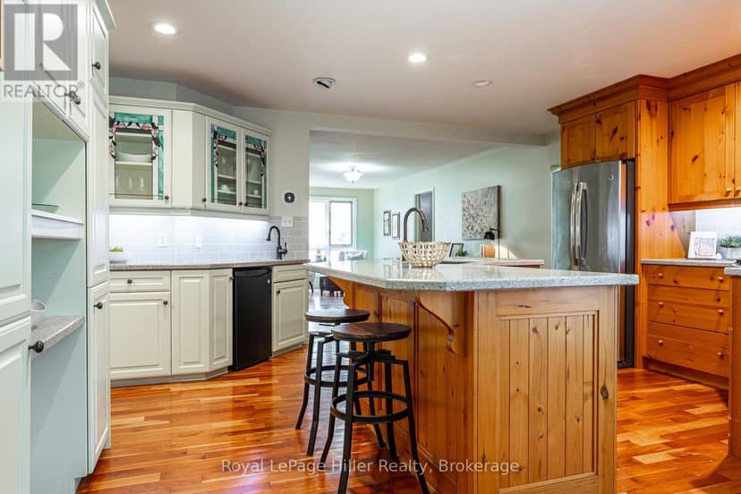 224 Elizabeth Street — photo 21 of 40