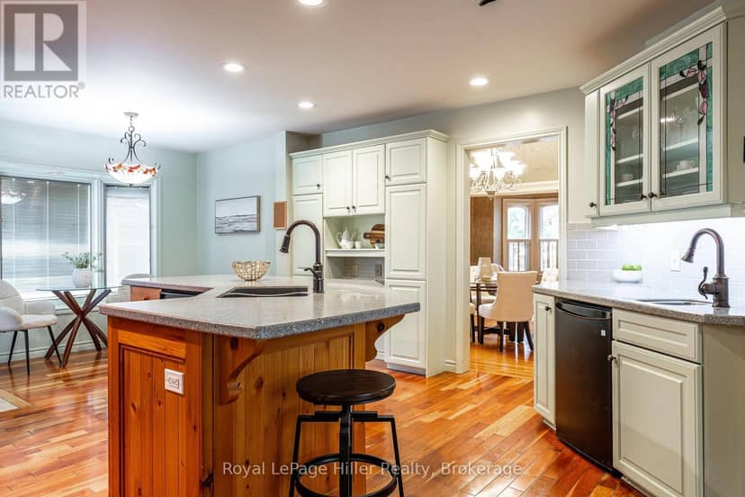 224 Elizabeth Street — photo 23 of 40