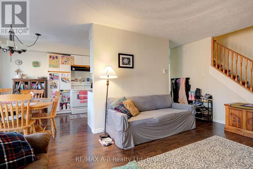 7 - 300 Traynor Avenue — photo 16 of 40