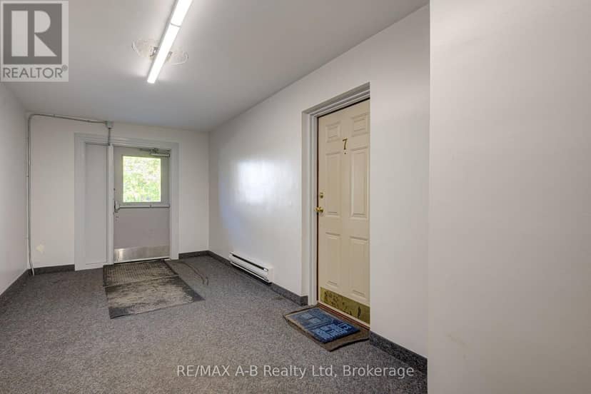 7 - 300 Traynor Avenue, Kitchener, photo 4