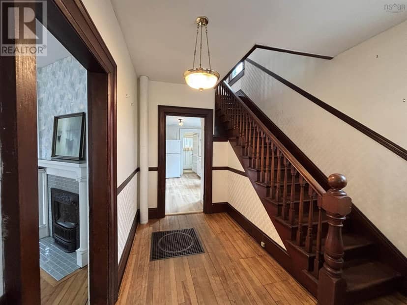 83 Prince Albert Road — photo 9 of 40