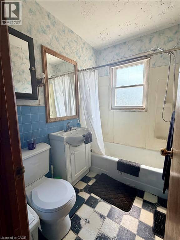 23 ERIE Avenue S — photo 14 of 34