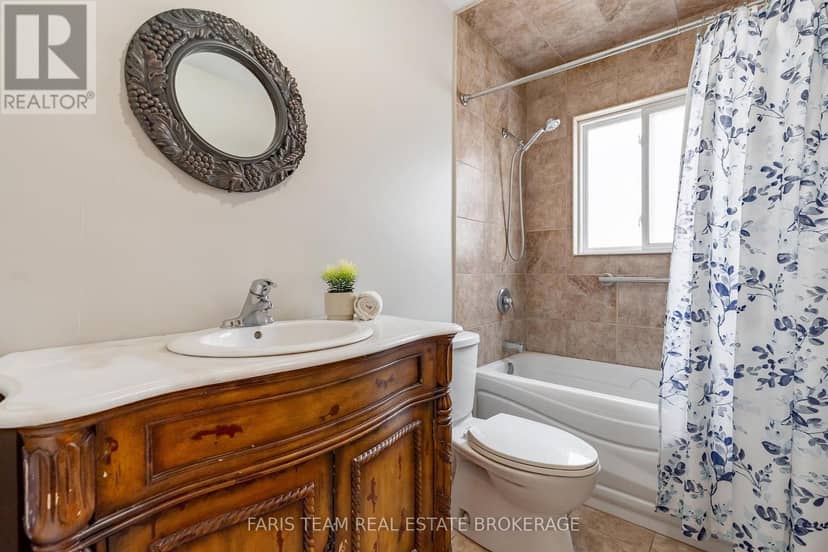 214 Leslie Street — photo 13 of 21