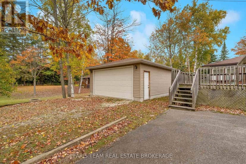 214 Leslie Street — photo 16 of 21